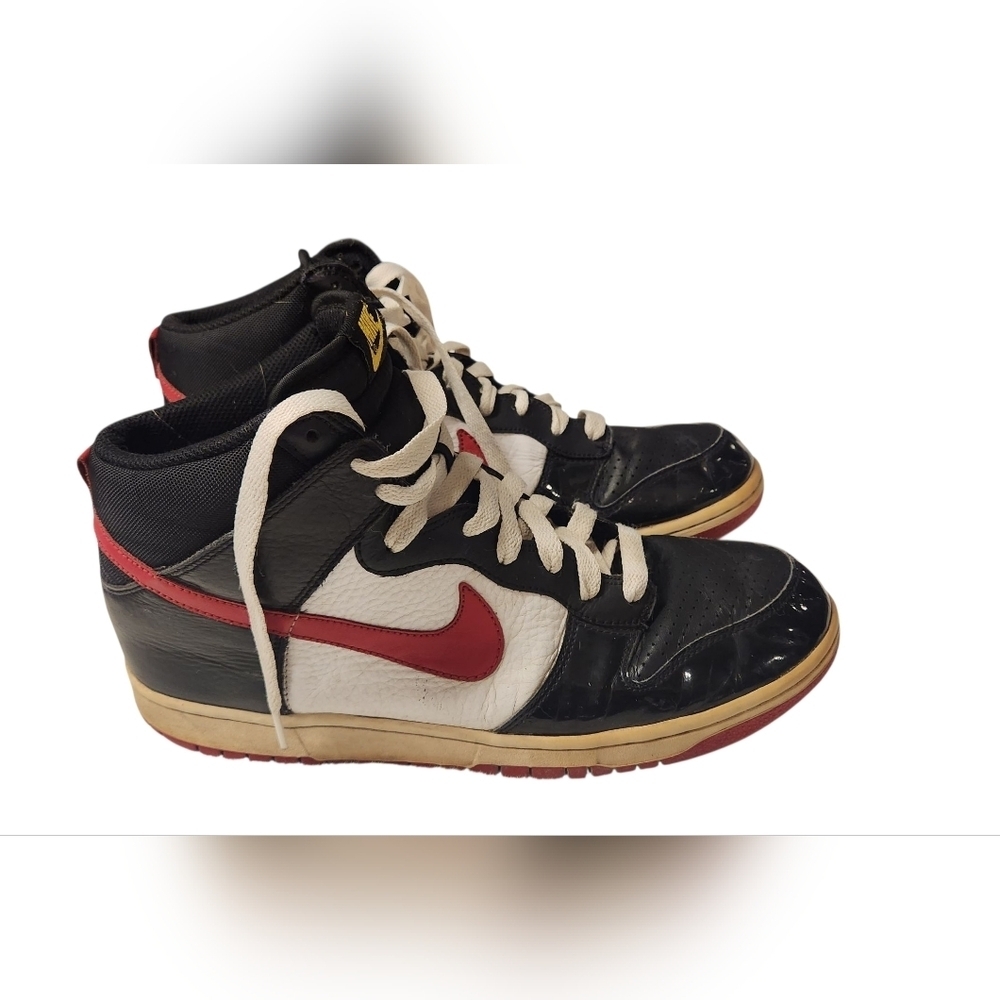 Nike Men's Black and Red High-Top Sneakers - Picture 2 of 11